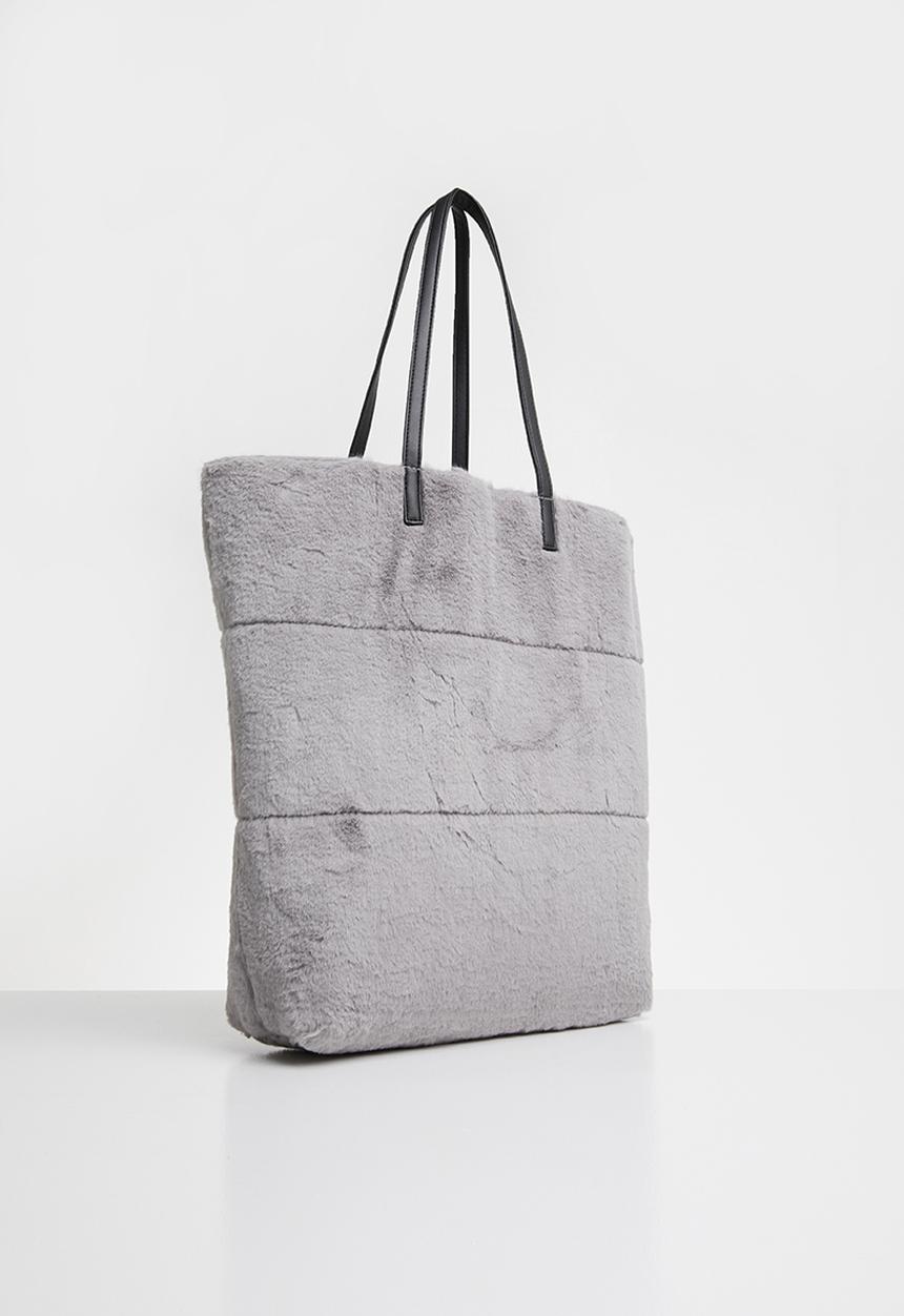 New Look - Oversized faux fur tote - grey & black 