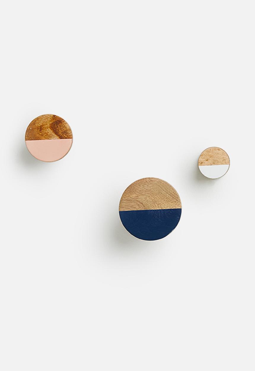 Sixth Floor - Mika hooks set of 3 - youth tonic 