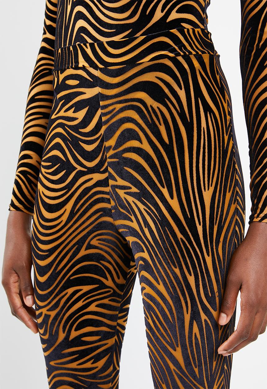Missguided - Zebra velvet flare trousers - brown