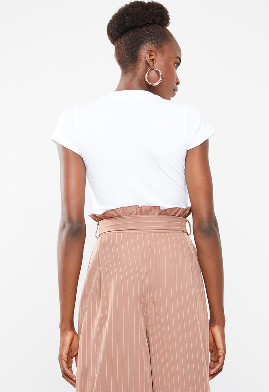Missguided - Horn button ribbed plunge bodysuit - white
