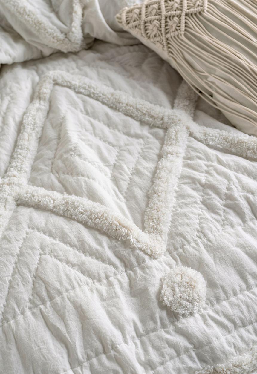 Linen House - Anzar coverlet - white