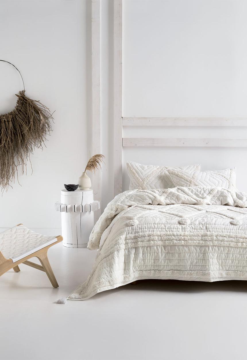 Linen House - Anzar coverlet - white