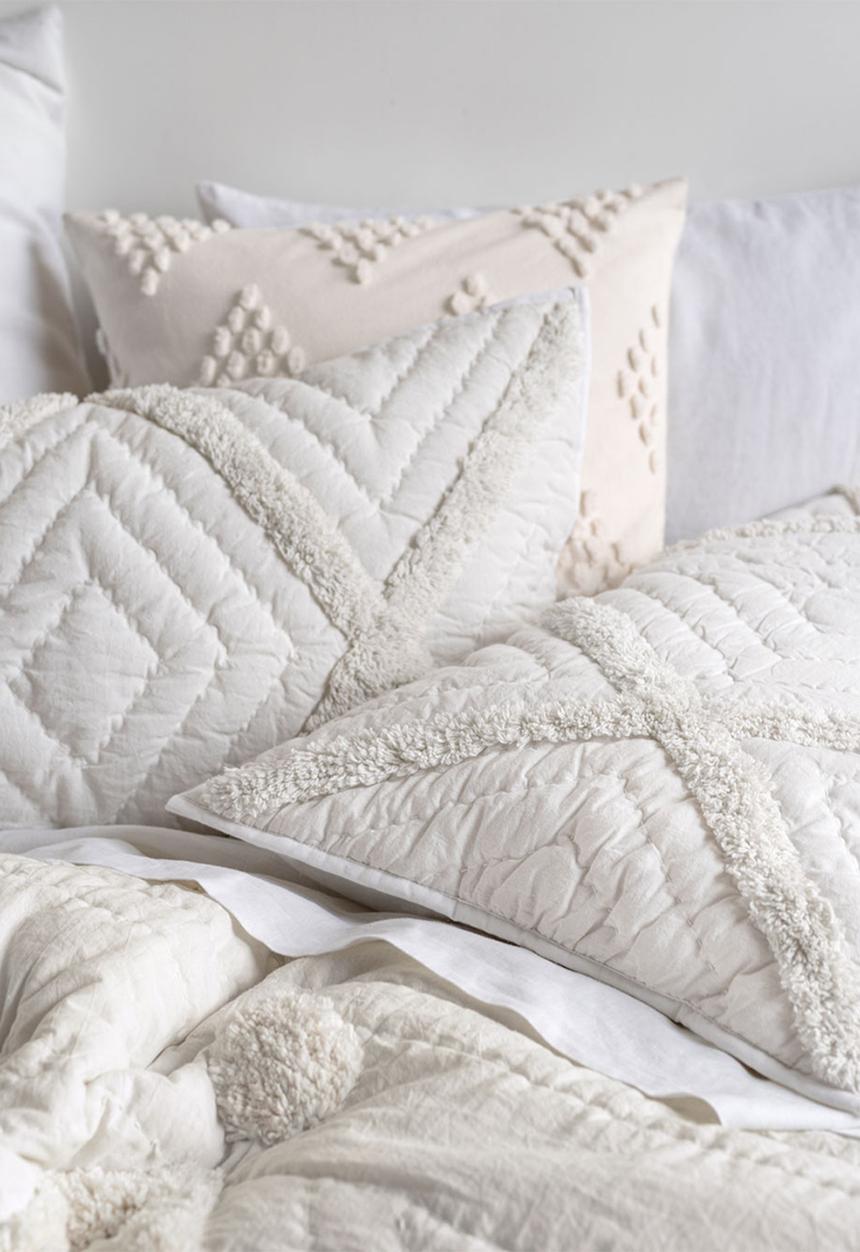 Linen House - Anzar coverlet - white