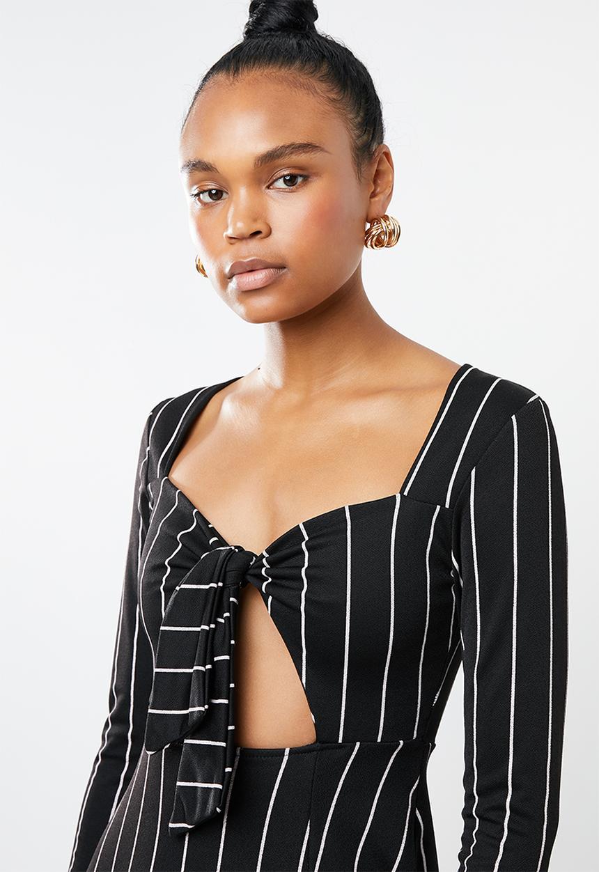 Missguided - Tie front long sleeve midi dress - black