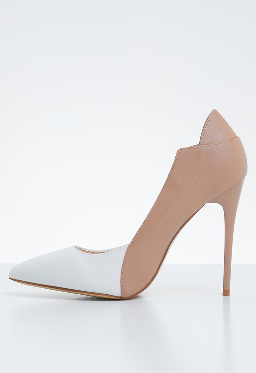 Miss Black - Court heels - neutral & white