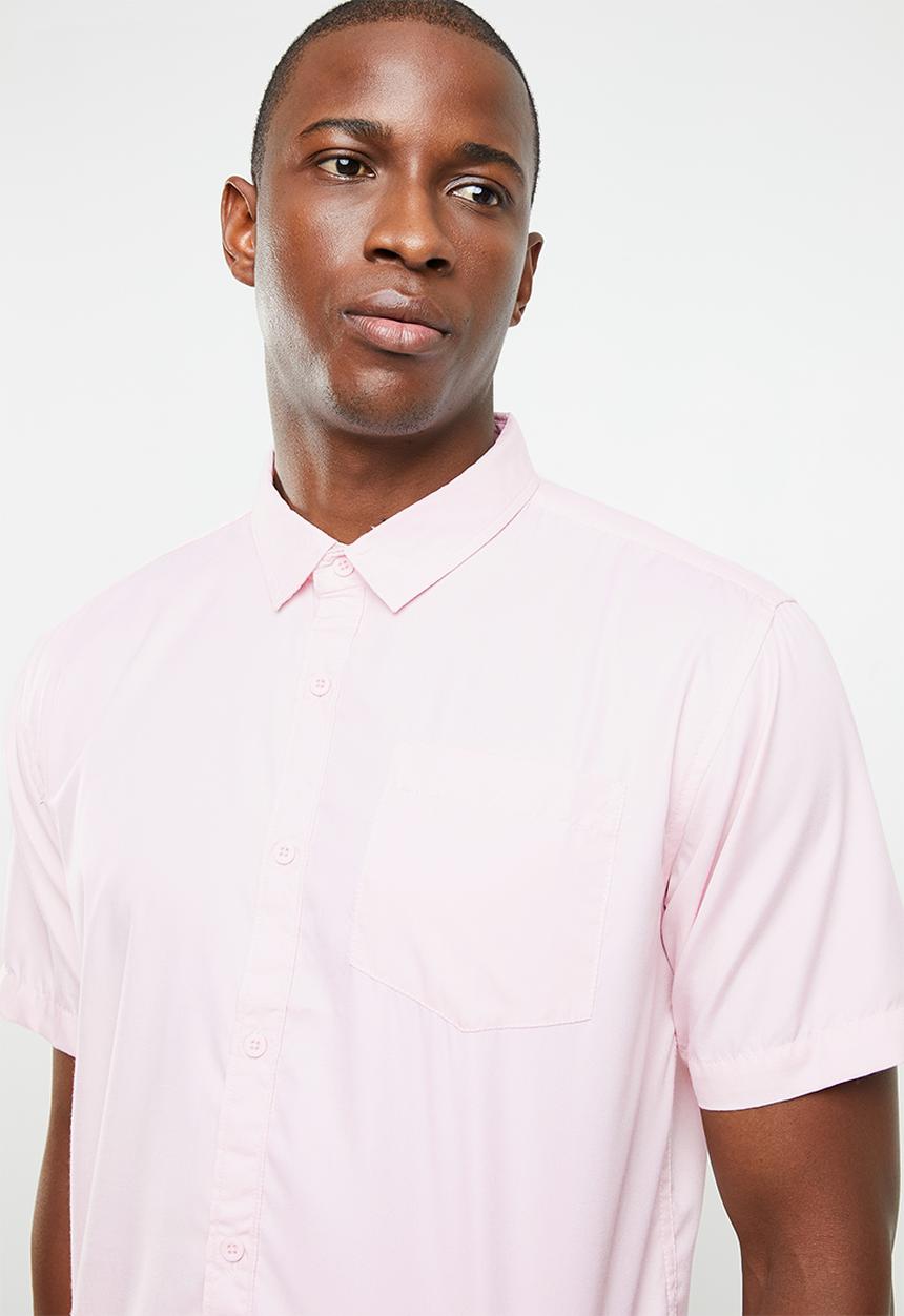 STYLE REPUBLIC - Essential slim fit short sleeve shirt - pink