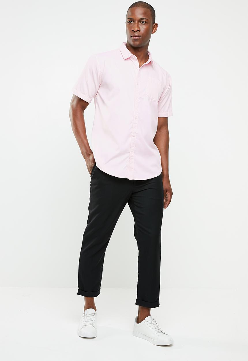 STYLE REPUBLIC - Essential slim fit short sleeve shirt - pink