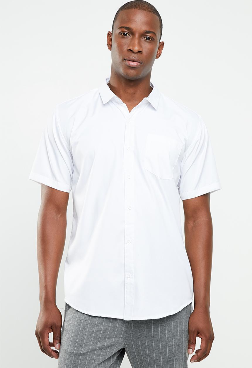 STYLE REPUBLIC - Essential slim fit short sleeve shirt - white