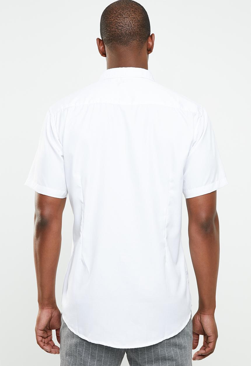 STYLE REPUBLIC - Essential slim fit short sleeve shirt - white