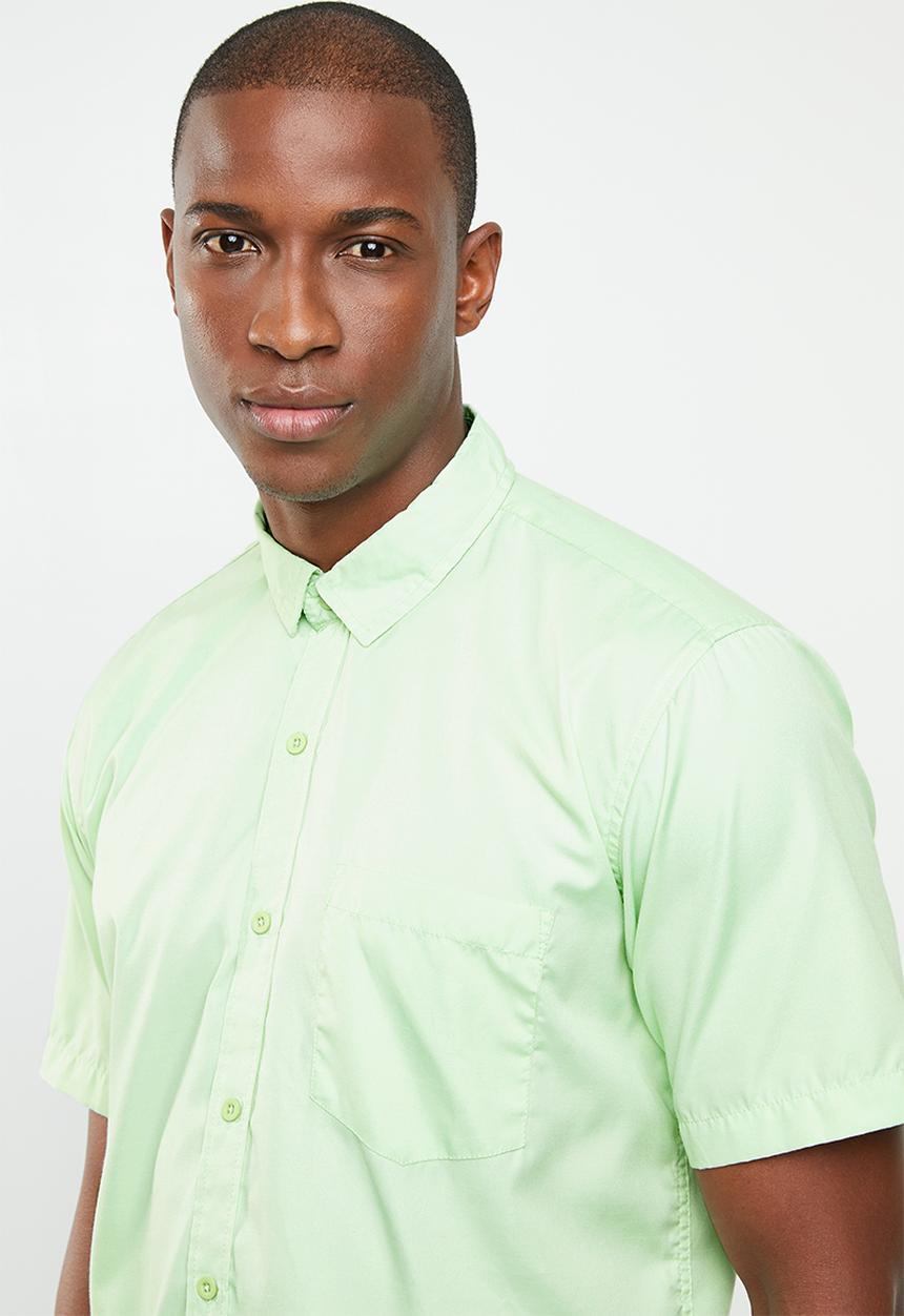 STYLE REPUBLIC - Essential slim fit short sleeve shirt - green