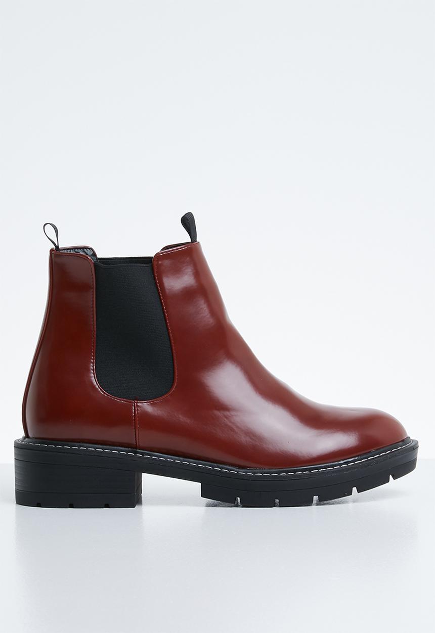 Public Desire - Meadow flat chelsea boot - red
