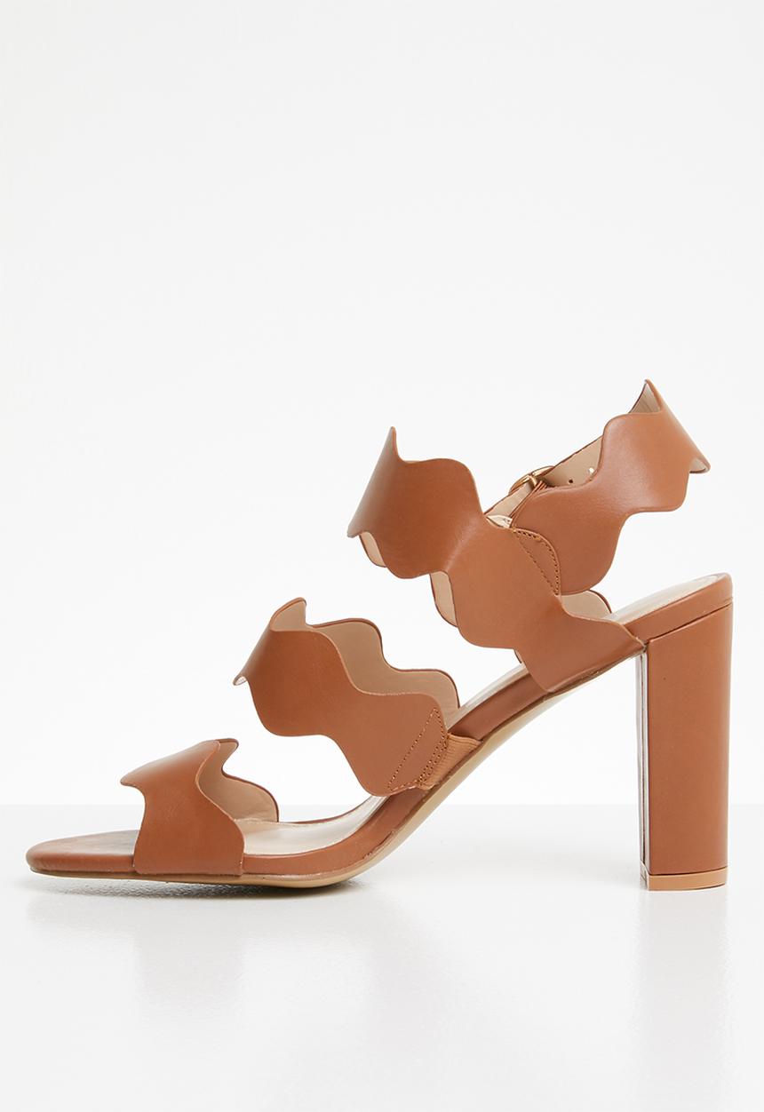 Plum - Laser cut heel - tan