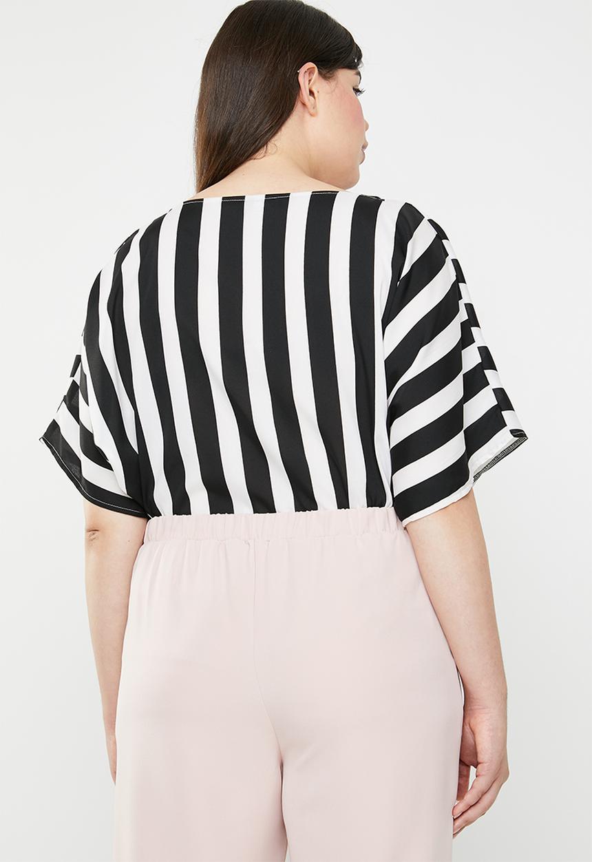 STYLE REPUBLIC PLUS - Basic boxy stripe blouse - black & white 