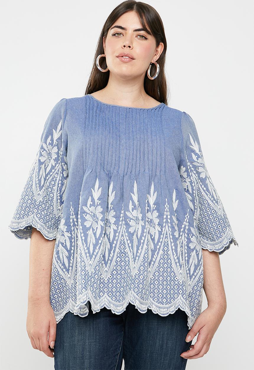 STYLE REPUBLIC PLUS - Anglaise detail blouse - blue
