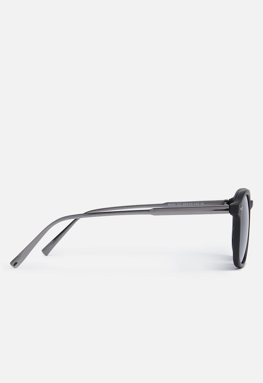 Superbalist - Arkie sunglasses - matt black