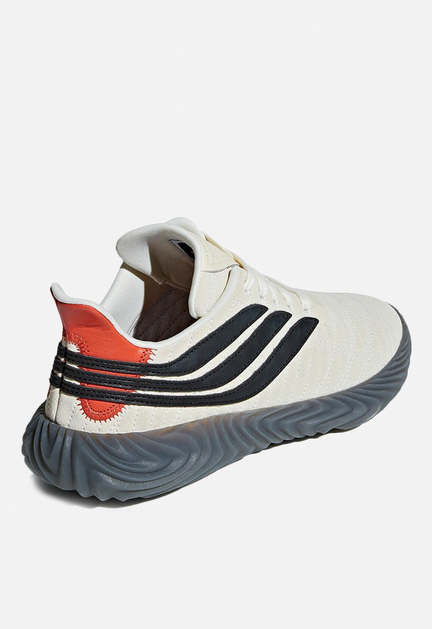 adidas Originals - Sobakov - off white/black/raw amber