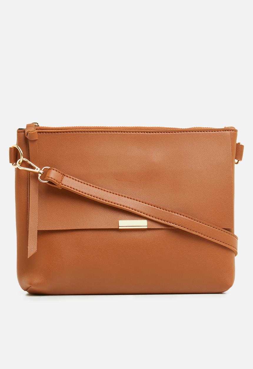 STYLE REPUBLIC - Leather-look slingbag - tan