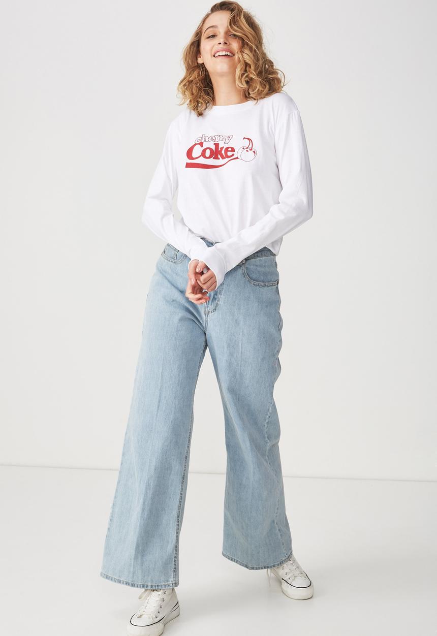 Cotton On - Tbar Tammy chopped cherry Coke graphic tee - white