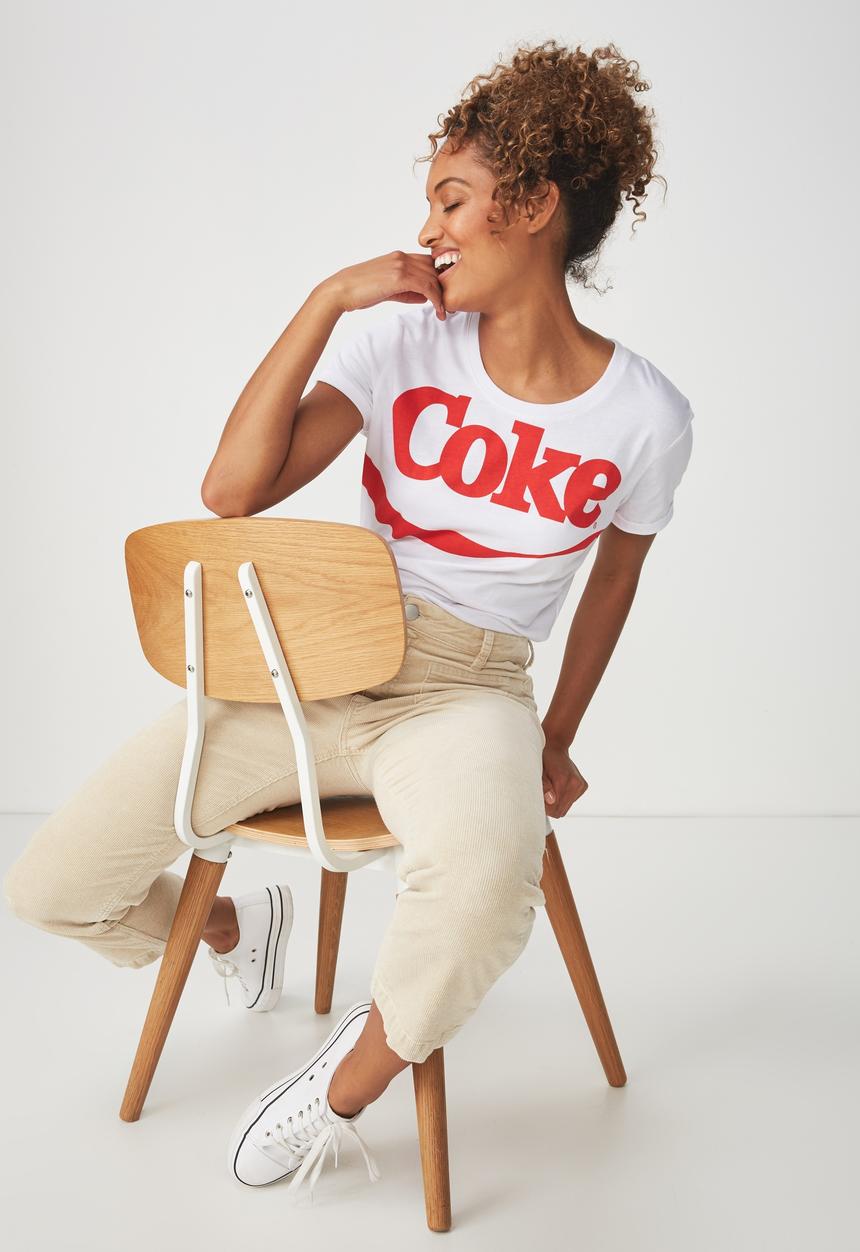 Cotton On - Tbar fox Coke logo graphic tee - white
