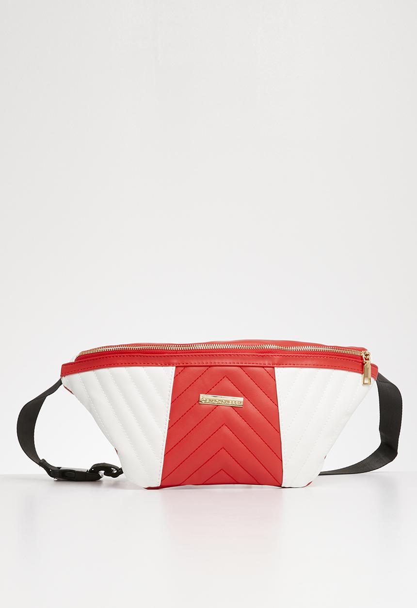 BLACKCHERRY - Quilt detail moonbag - red