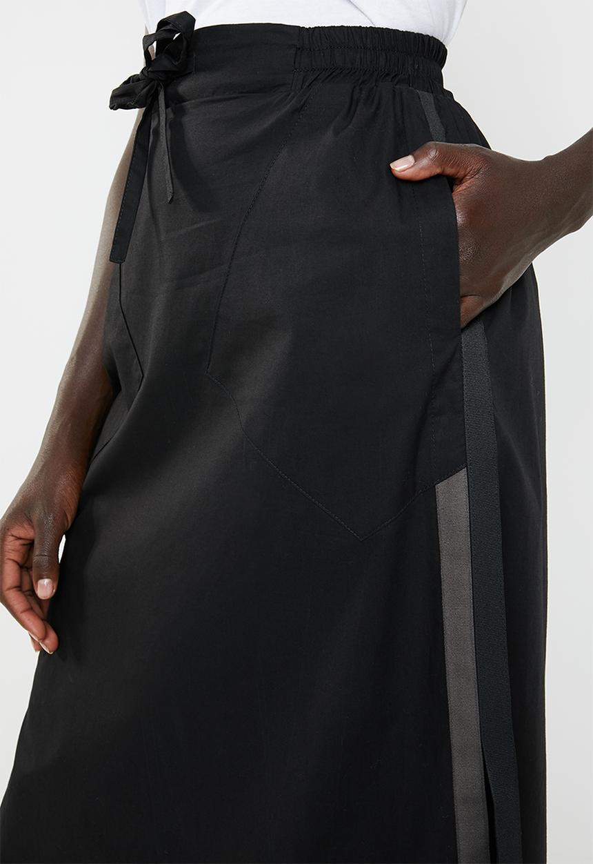 AMANDA LAIRD CHERRY - Nonyaniso elasticated pencil skirt - black