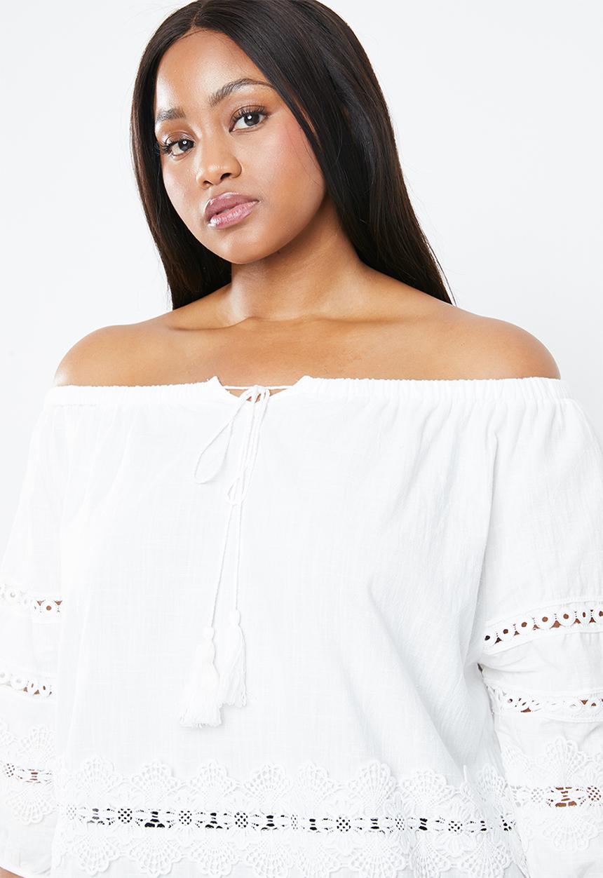STYLE REPUBLIC PLUS - Ladder lace bardot top - white