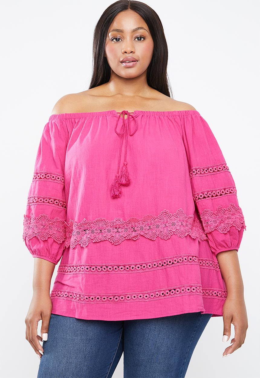 STYLE REPUBLIC PLUS - Ladder lace bardot top - pink