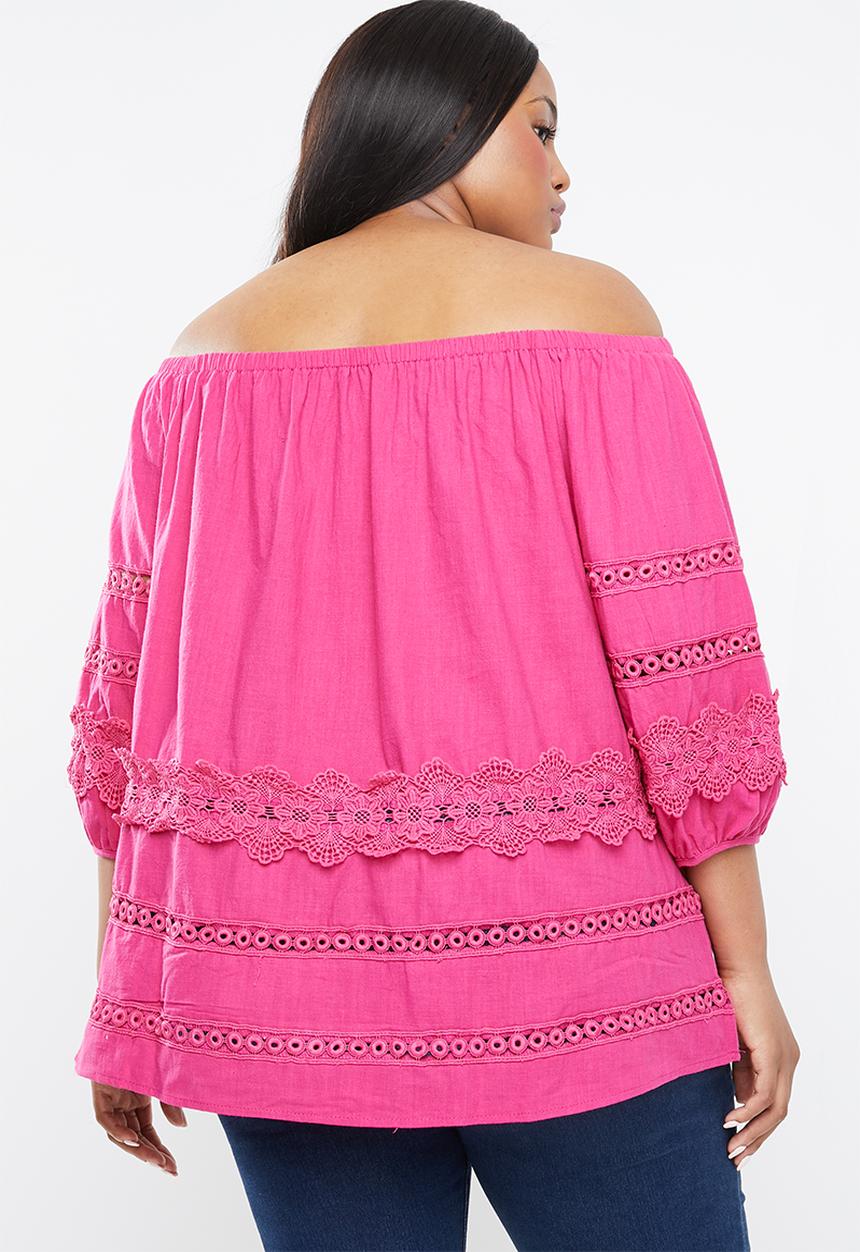 STYLE REPUBLIC PLUS - Ladder lace bardot top - pink