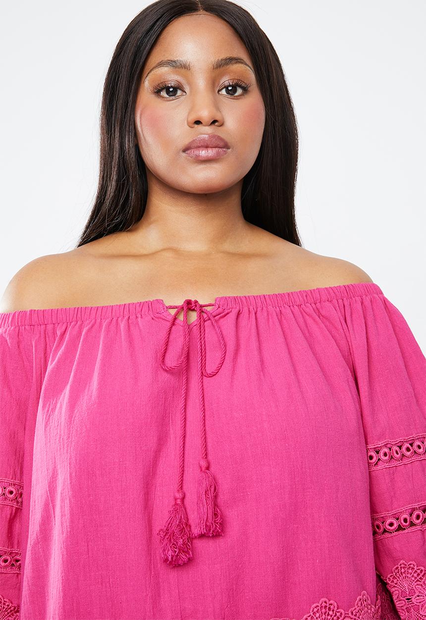 STYLE REPUBLIC PLUS - Ladder lace bardot top - pink
