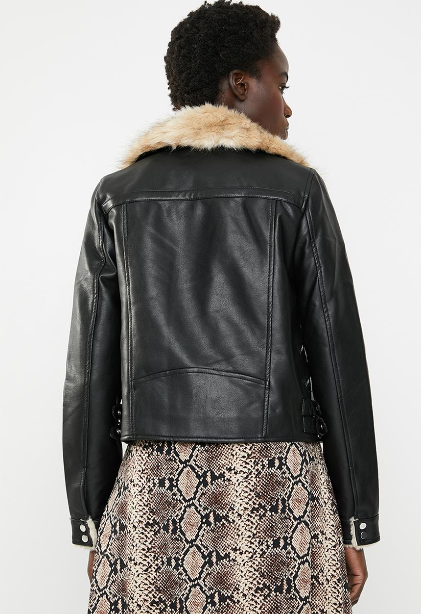 Vero Moda - Fall short faux leather jacket - black