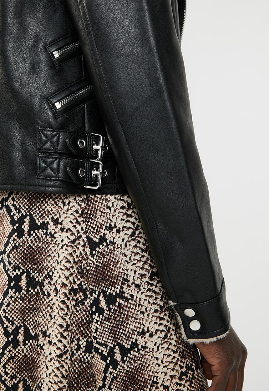 Vero Moda - Fall short faux leather jacket - black