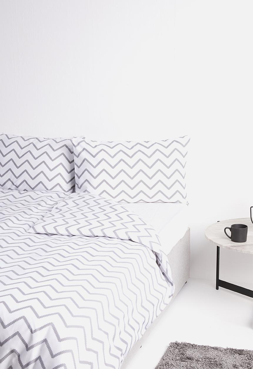 Sixth Floor - Zakari chevron printed duvet set - grey
