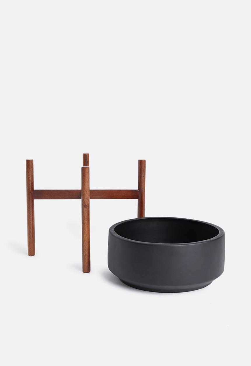 Grey Gardens - Latvia planter medium - black