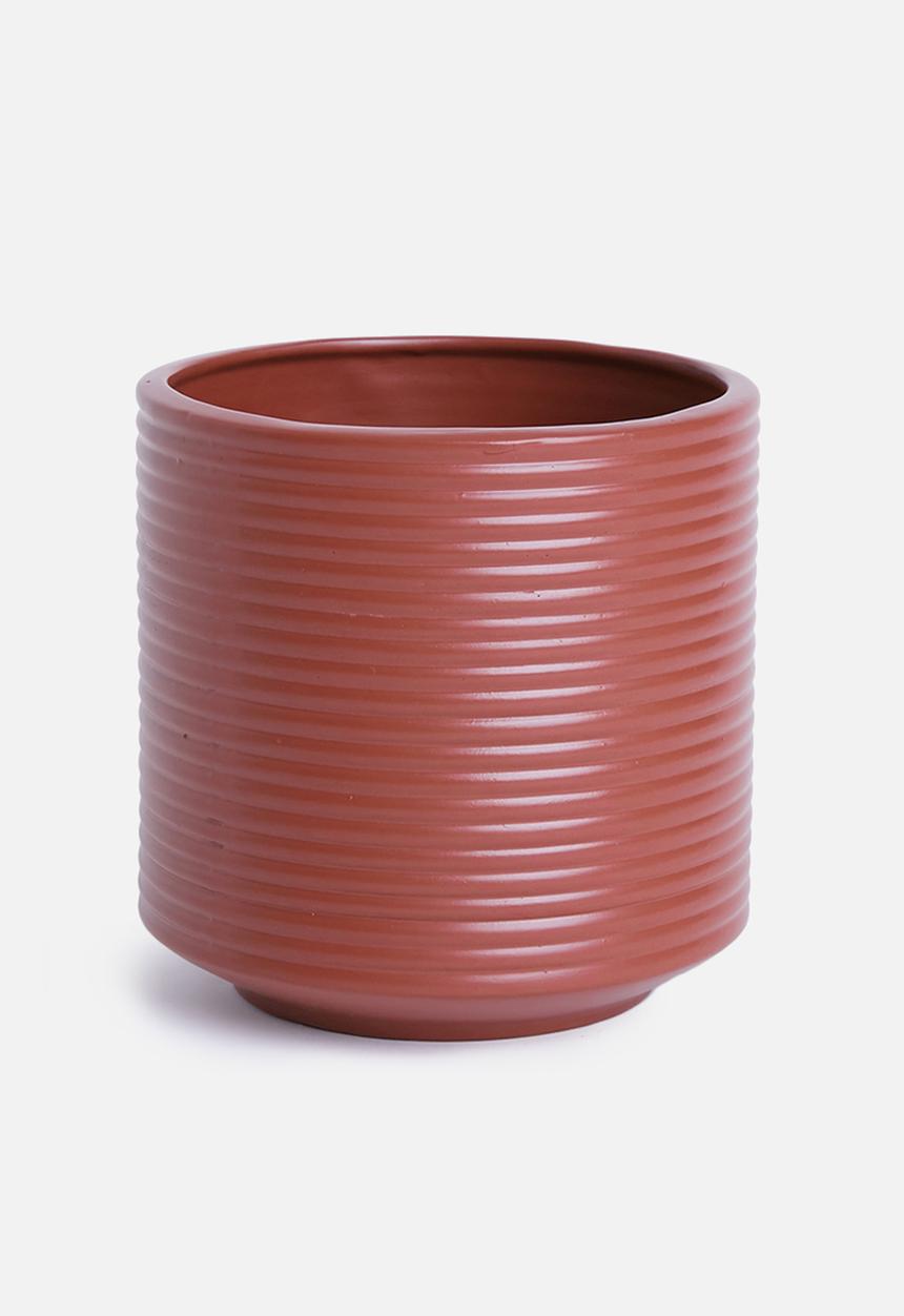 Grey Gardens - Stockholm ribbed planter - terracotta