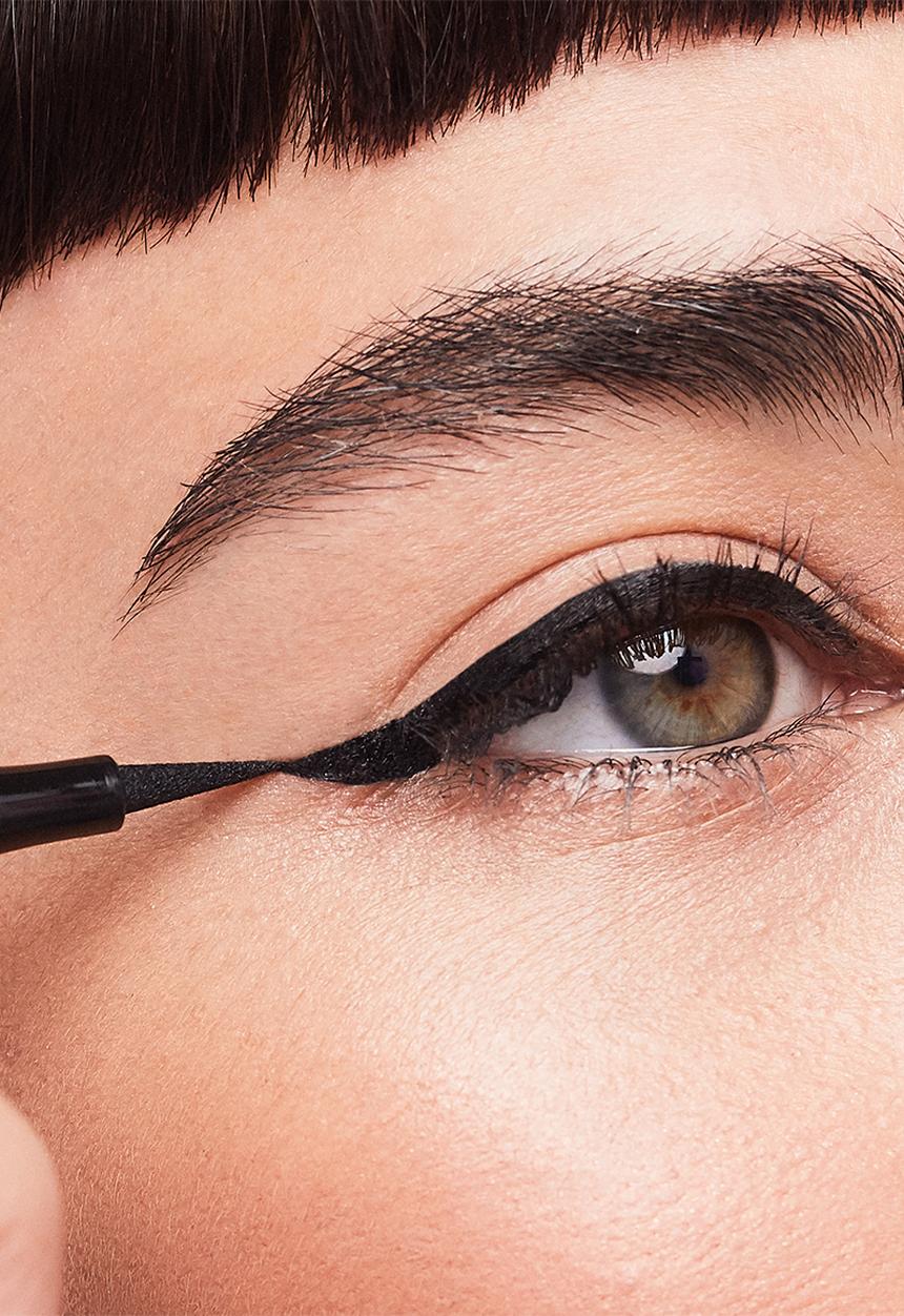 Benefit Cosmetics - Roller Liner Matte Liquid Eyeliner