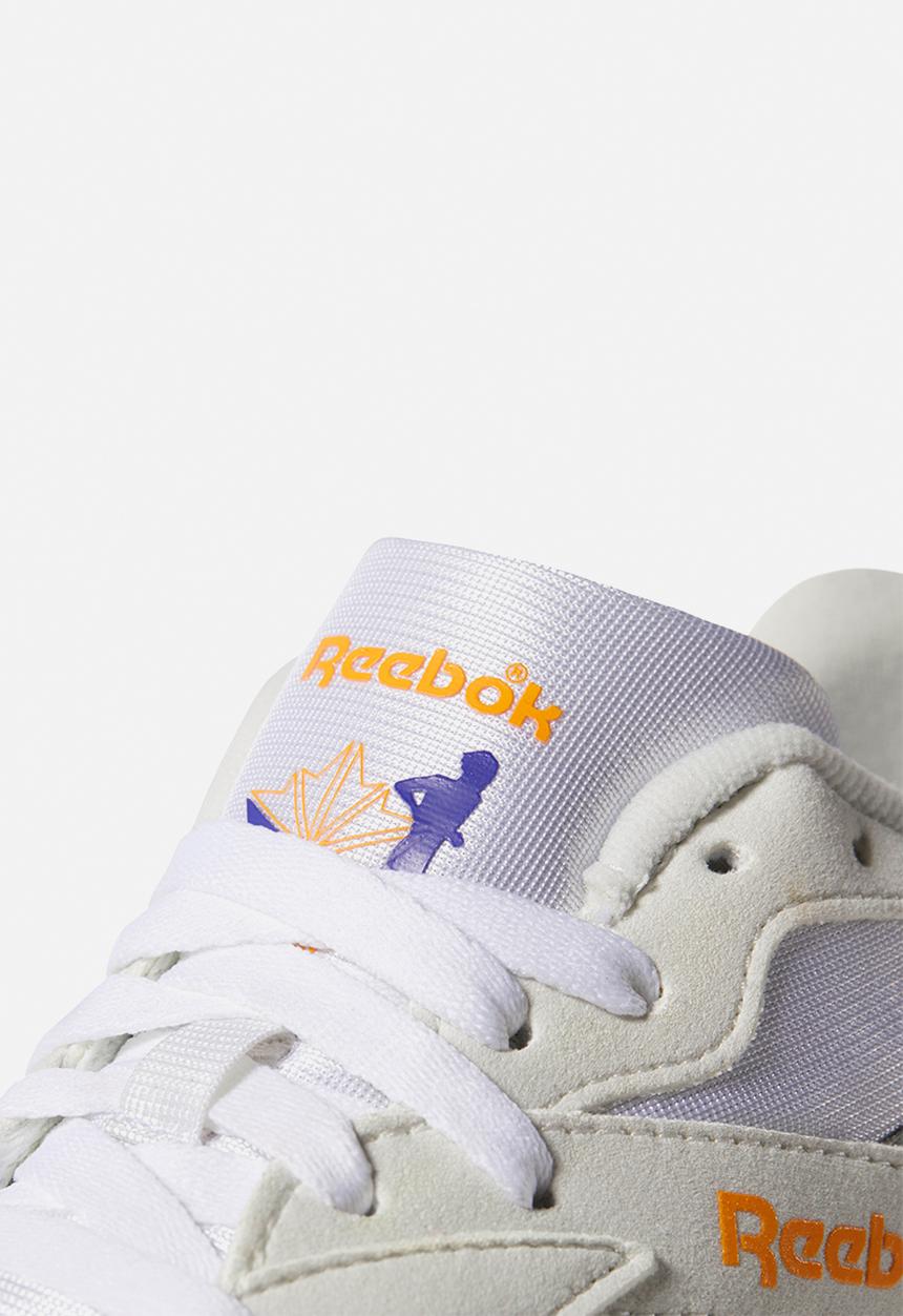 Reebok Classic - Aztrek - white/true grey/gold