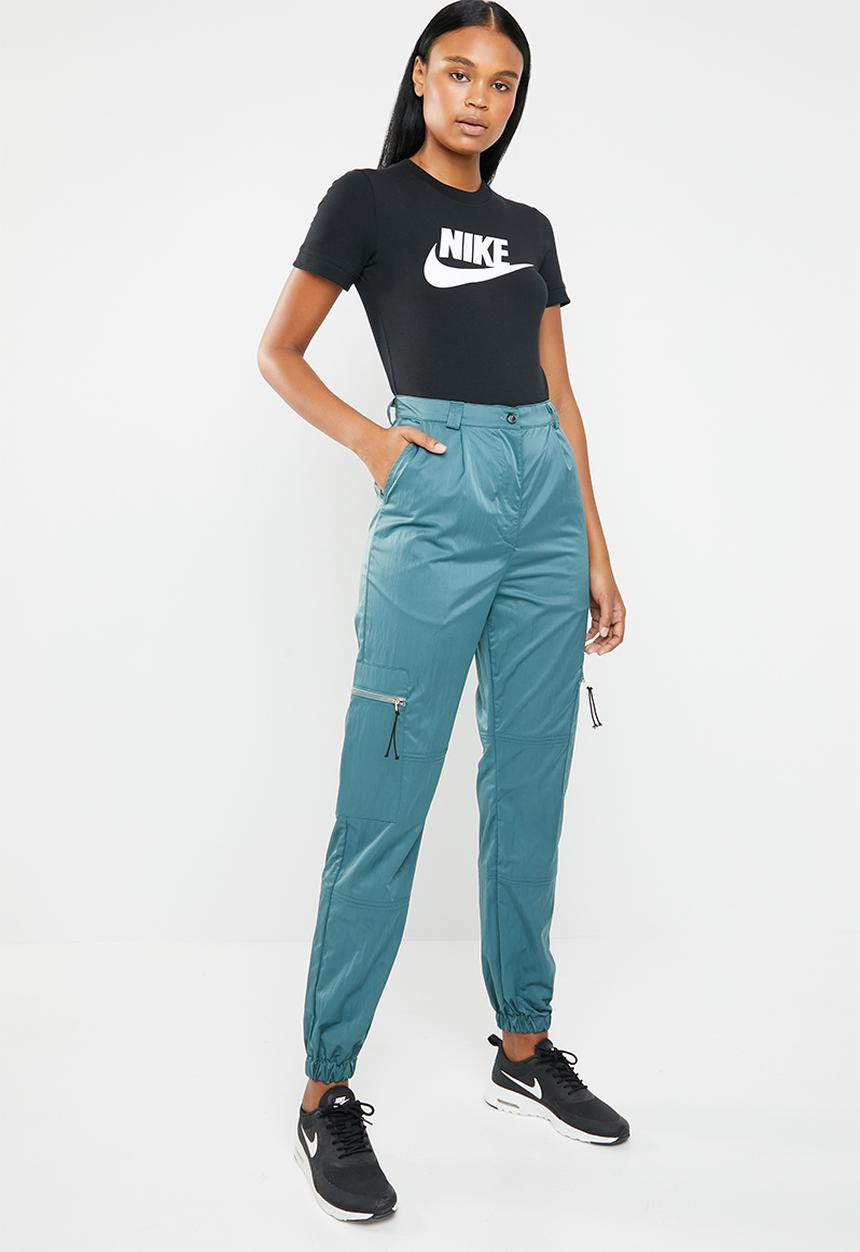Nike - Nsw essential bodysuit - black & white