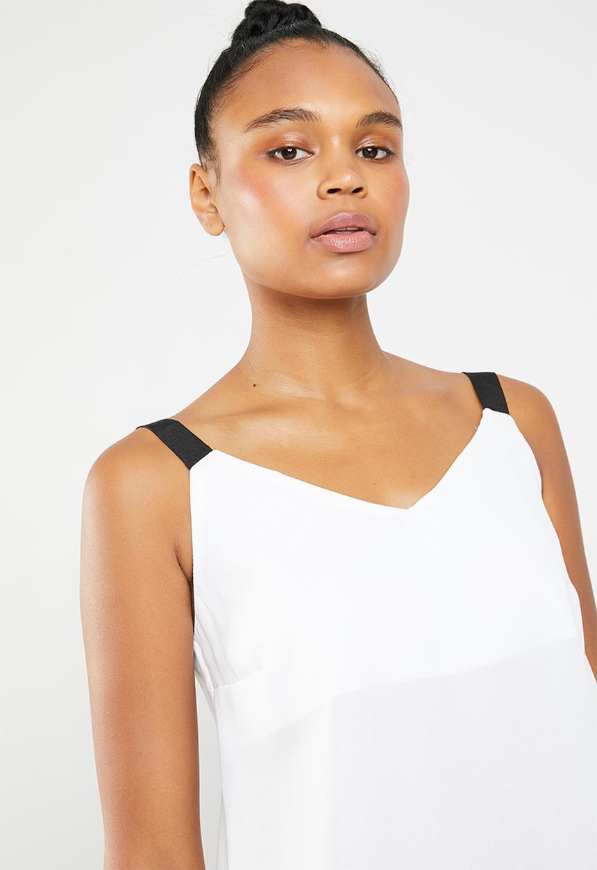 STYLE REPUBLIC - Contrast strap cami - white