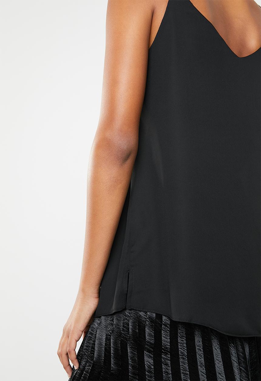 STYLE REPUBLIC - Contrast strap cami - black