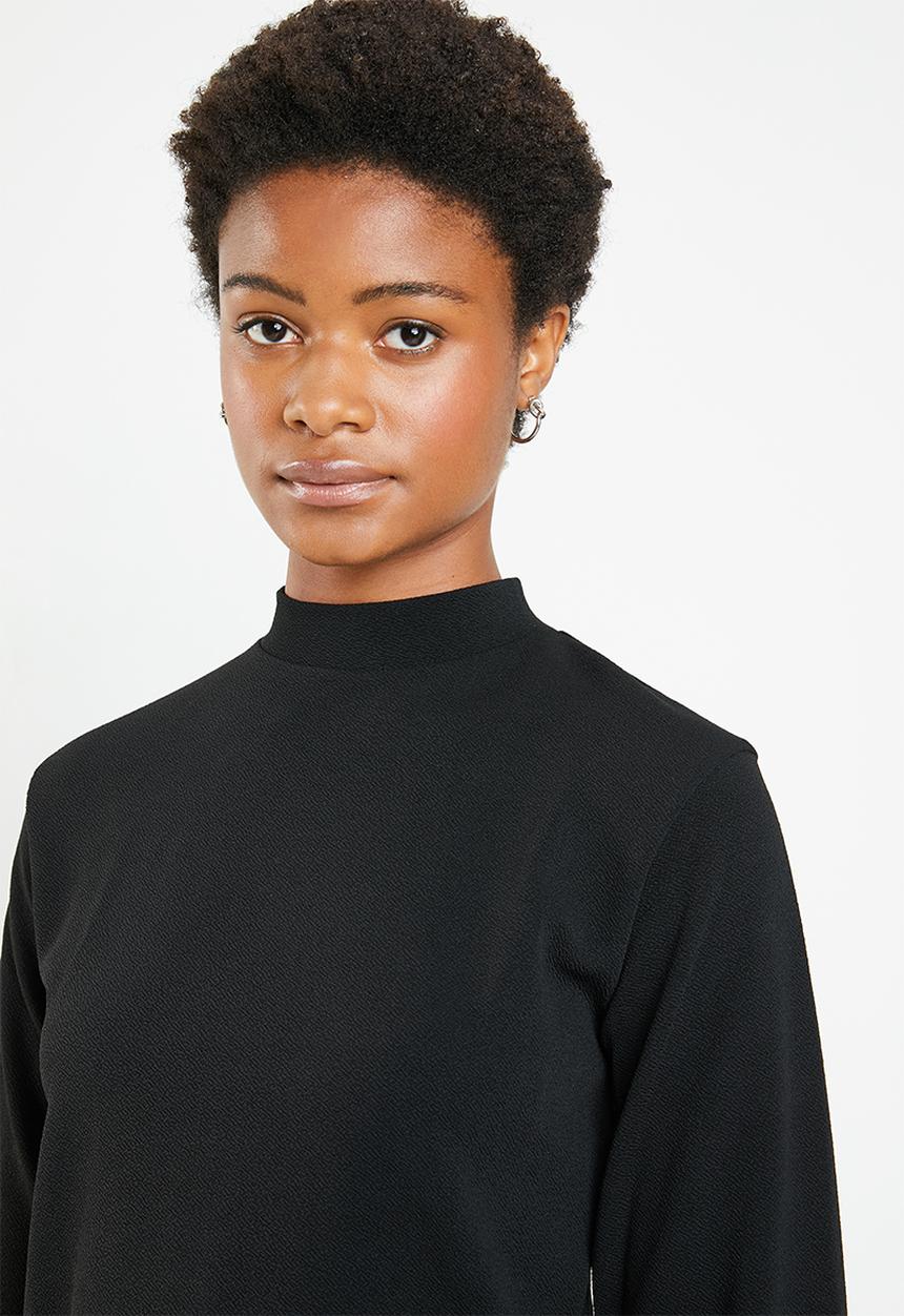 Superbalist - Boxy top with flute sleeve - black