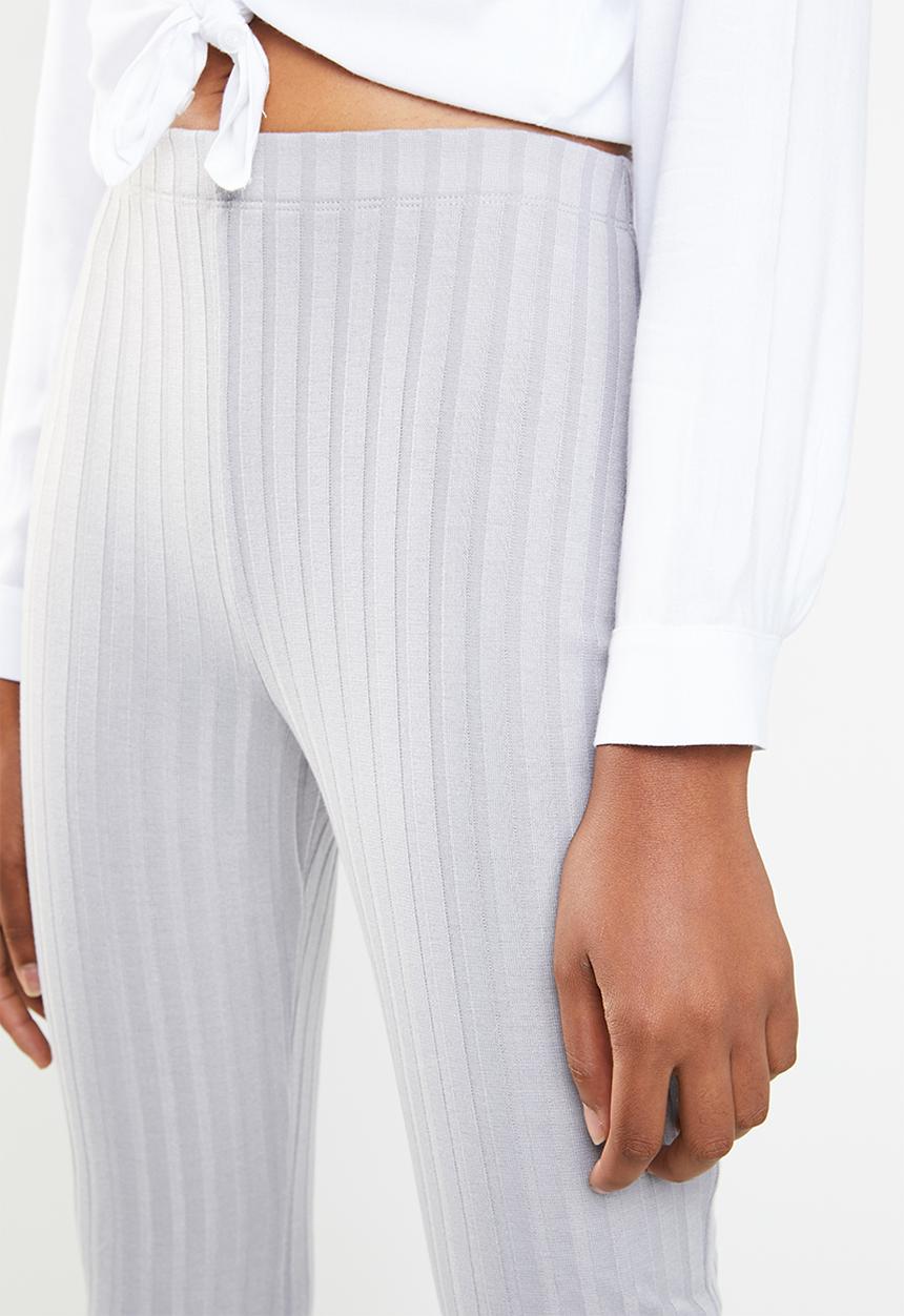 Missguided - Matte ribbed flare trouser - grey