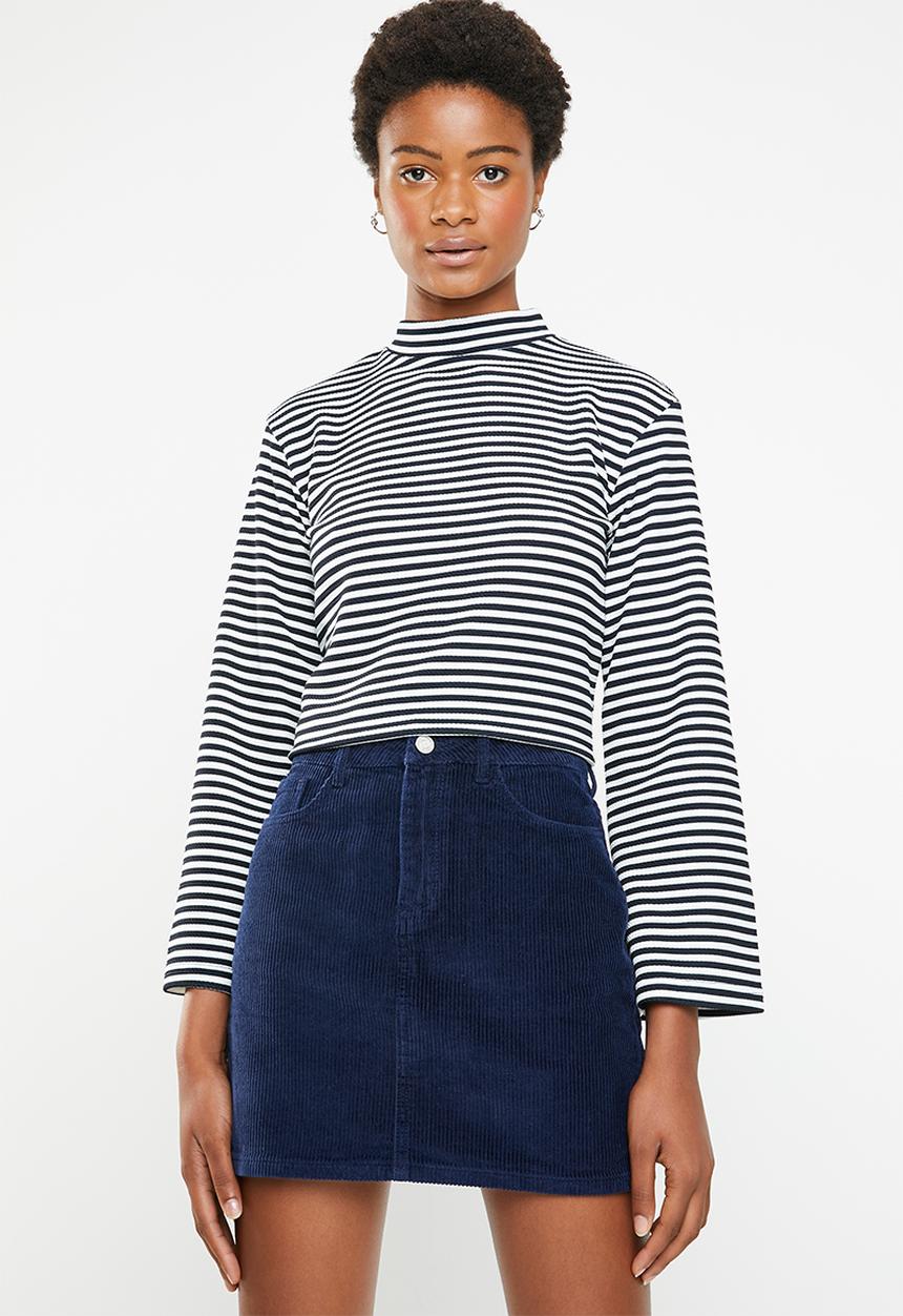 Superbalist - Boxy top with flute sleeve - black & white