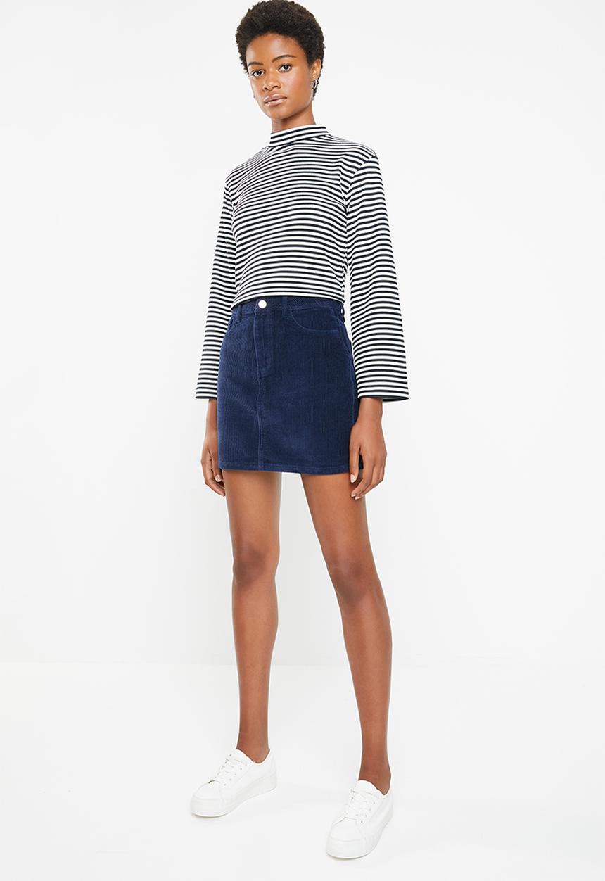Superbalist - Boxy top with flute sleeve - black & white