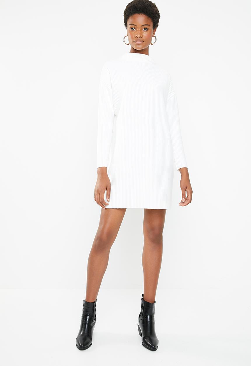 Missguided - Oversized high neck rib sweater dress - white