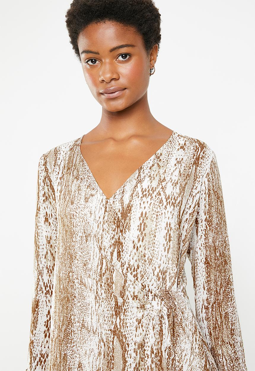 Superbalist - Ring detail dress - brown & white