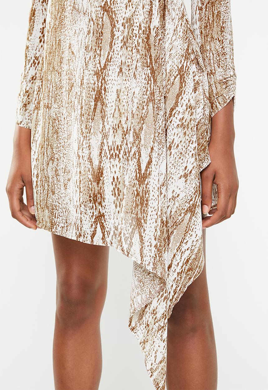 Superbalist - Ring detail dress - brown & white
