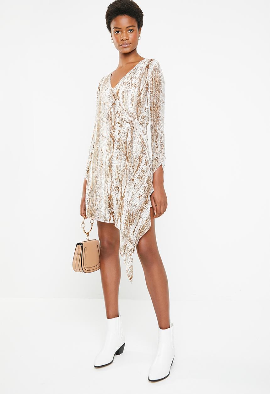Superbalist - Ring detail dress - brown & white