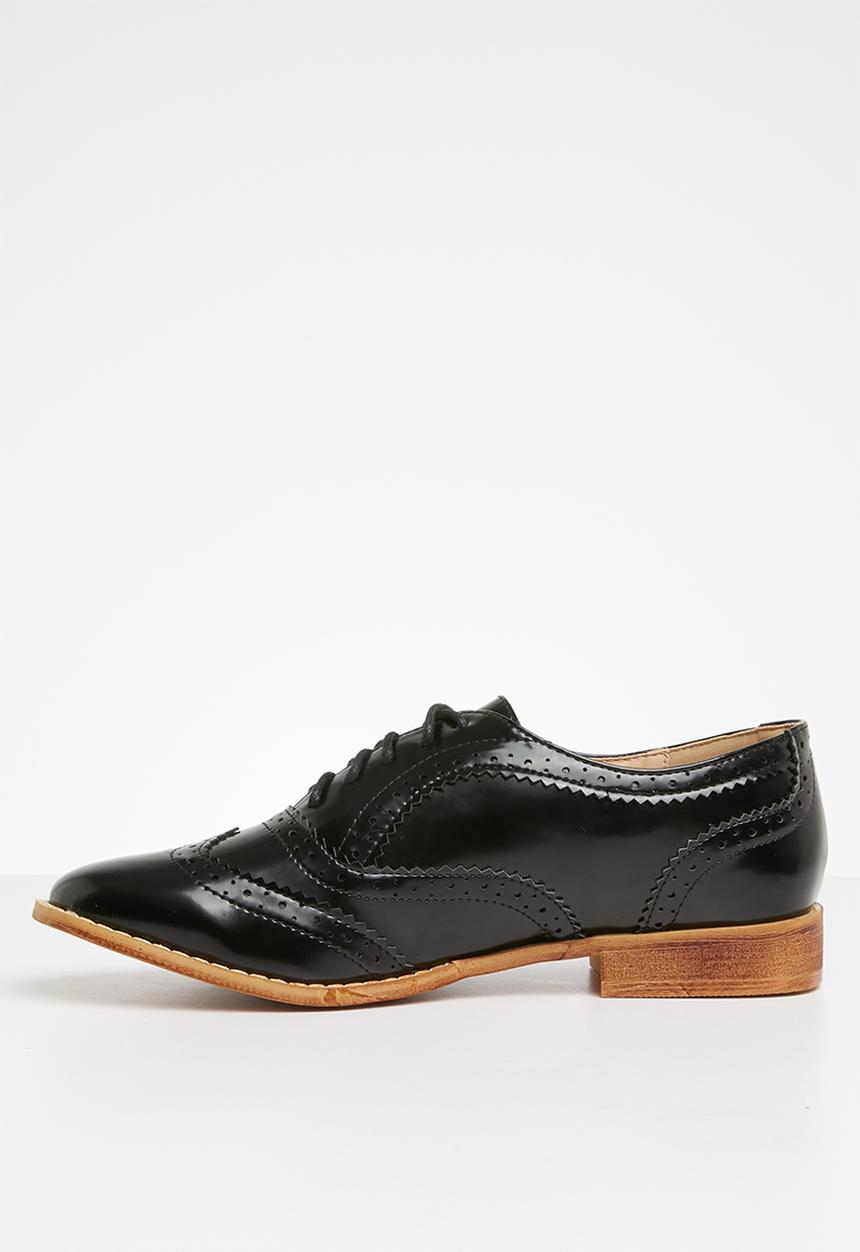 Superbalist - Basic lace-up brogue - black