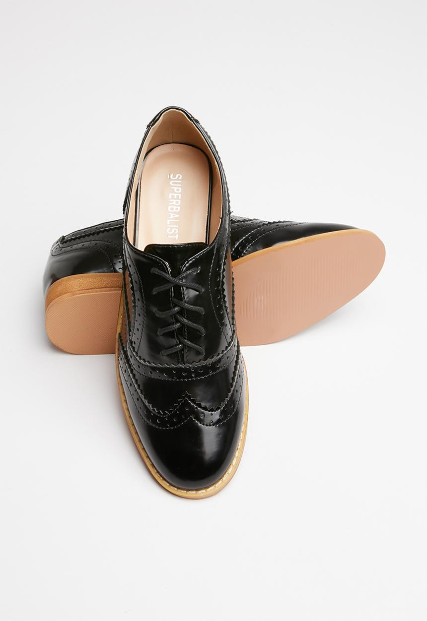Superbalist - Basic lace-up brogue - black