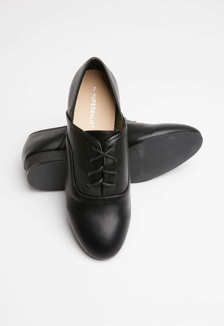 Superbalist - Reese brogue - black